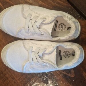 White Size10 Child Shoes